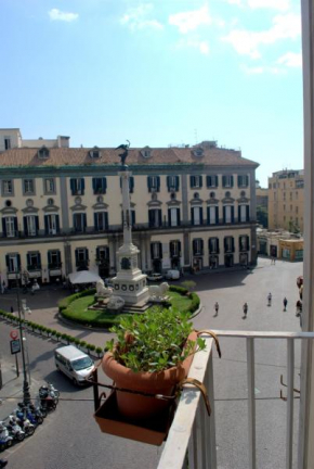  Relais Piazza dei Martiri  Неаполь